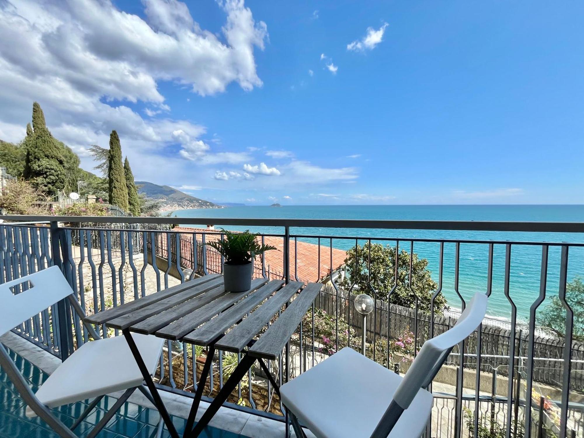 Vista Mare & Ac - Smeraldo Apartment Laigueglia Extérieur photo
